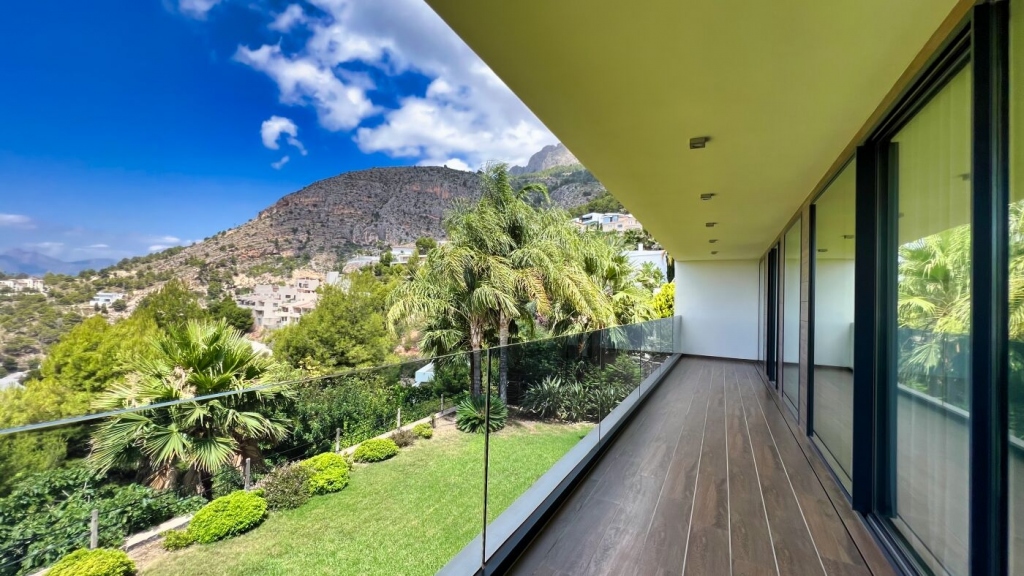 4 bed villa in Altea