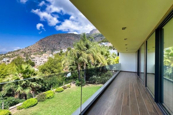 4 bed villa in Altea