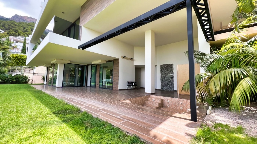 4 bed villa in Altea
