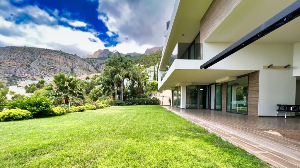 4 bed villa in Altea
