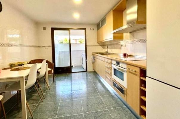 3 bed apartment in Alicante/Alacant