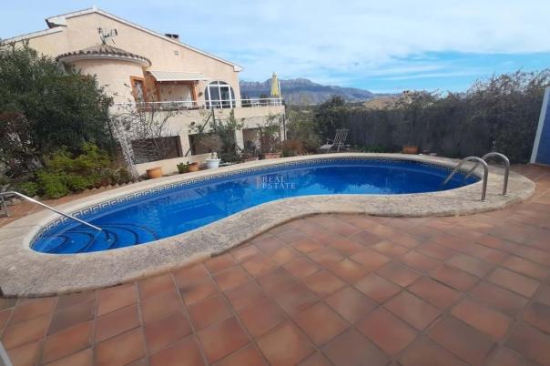 4 bed detached house in Nucia (la)
