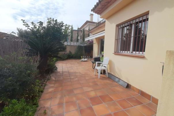 4 bed detached house in Nucia (la)