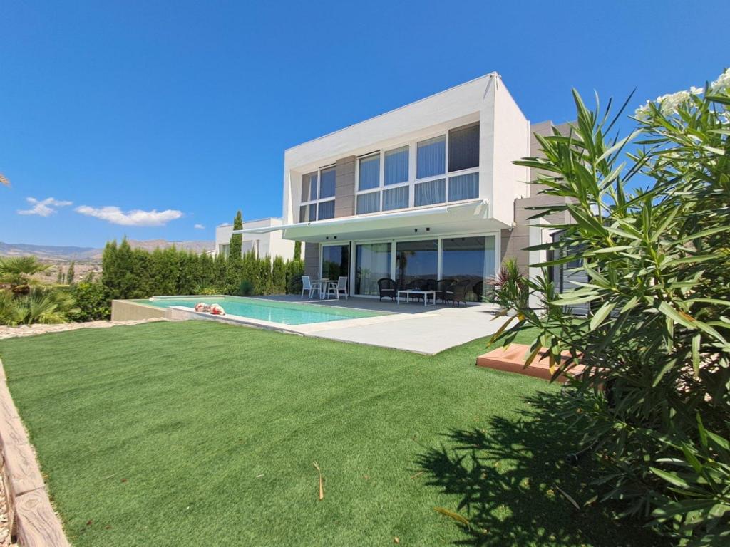 3 bed villa in Finestrat