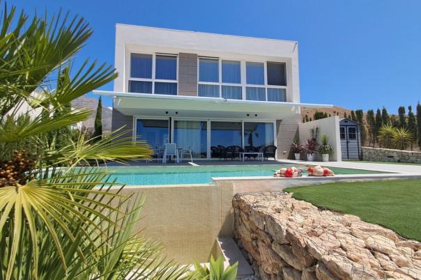 3 bed villa in Finestrat