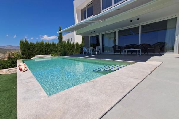 3 bed villa in Finestrat