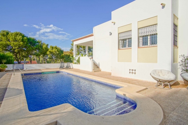 6 bed villa in Denia
