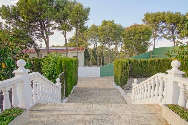 6 bed villa in Denia