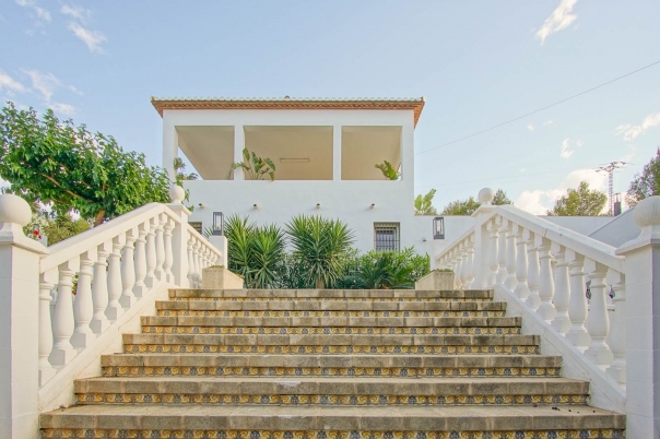 6 bed villa in Denia