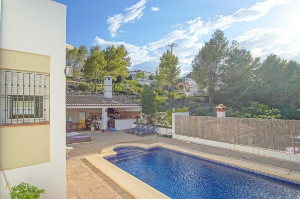 6 bed villa in Denia