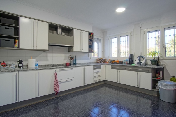 6 bed villa in Denia