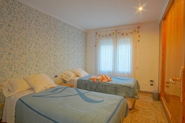 6 bed villa in Denia