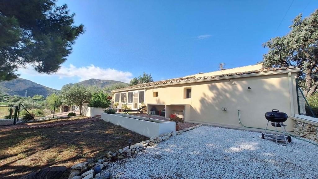 2 bed villa in Gata de Gorgos