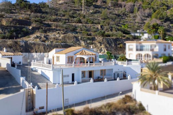4 bed villa in Calpe