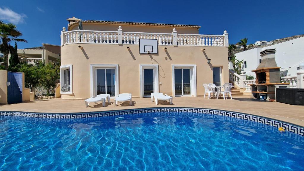 5 bed villas in Benitachell / El Poble Nou de Benitatxell
