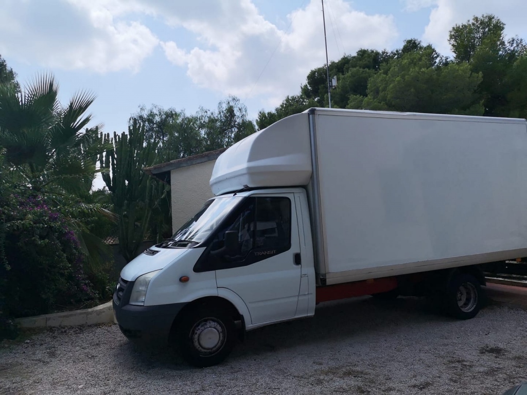 What is the cost of moving to the Costa Blanca?