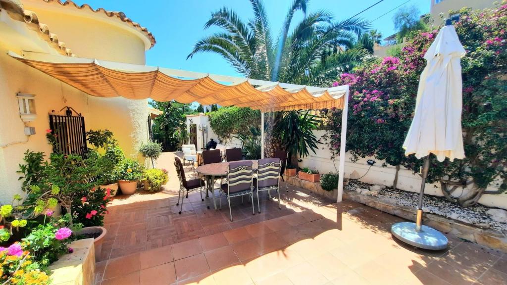 5 bed villa in Pedreguer
