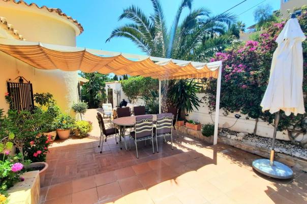 5 bed villa in Pedreguer