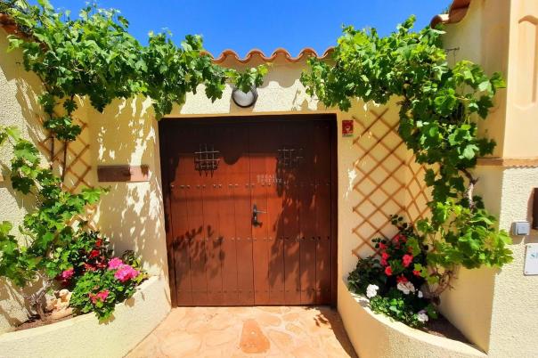 5 bed villa in Pedreguer