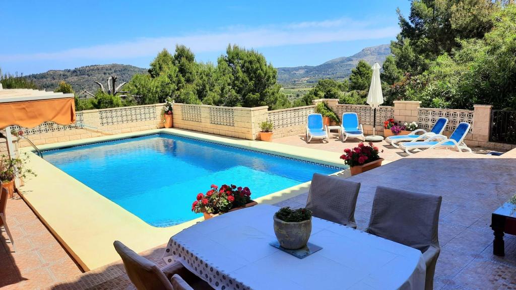 5 bed villa in Pedreguer