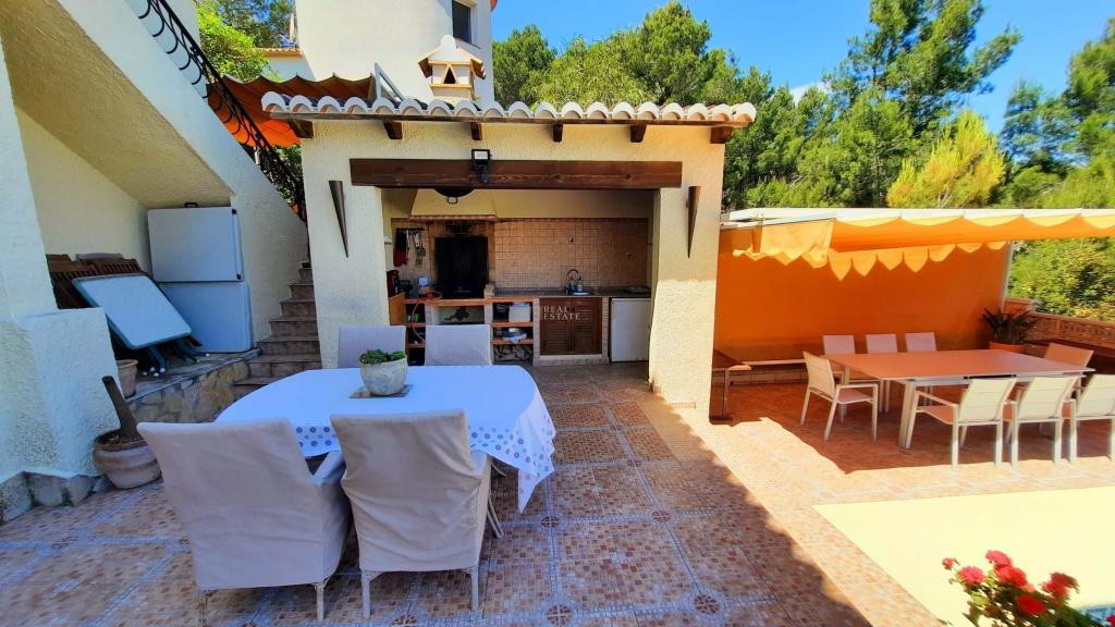 5 bed villa in Pedreguer