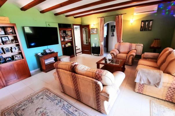 5 bed villa in Pedreguer