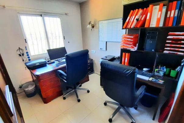 5 bed villa in Pedreguer