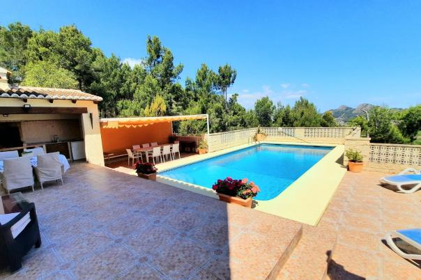 5 bed villa in Pedreguer