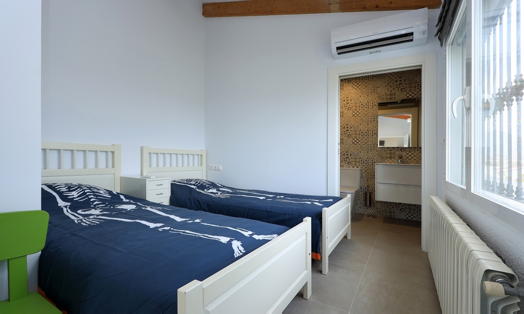 6 bed villa in Albir