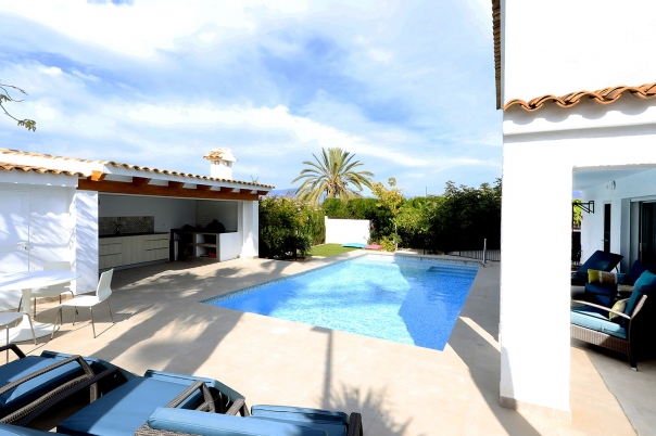 6 bed villa in Albir