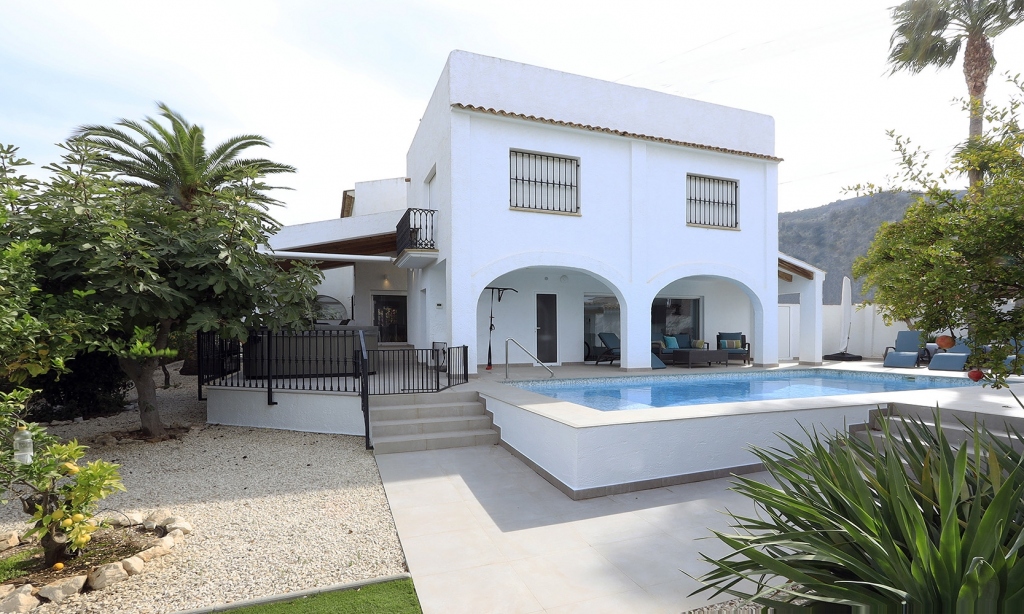 6 bed villa in Albir