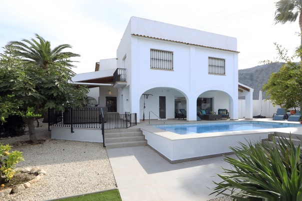 6 bed villa in Albir