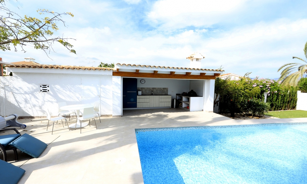 6 bed villa in Albir
