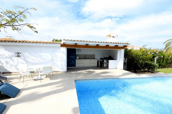 6 bed villa in Albir