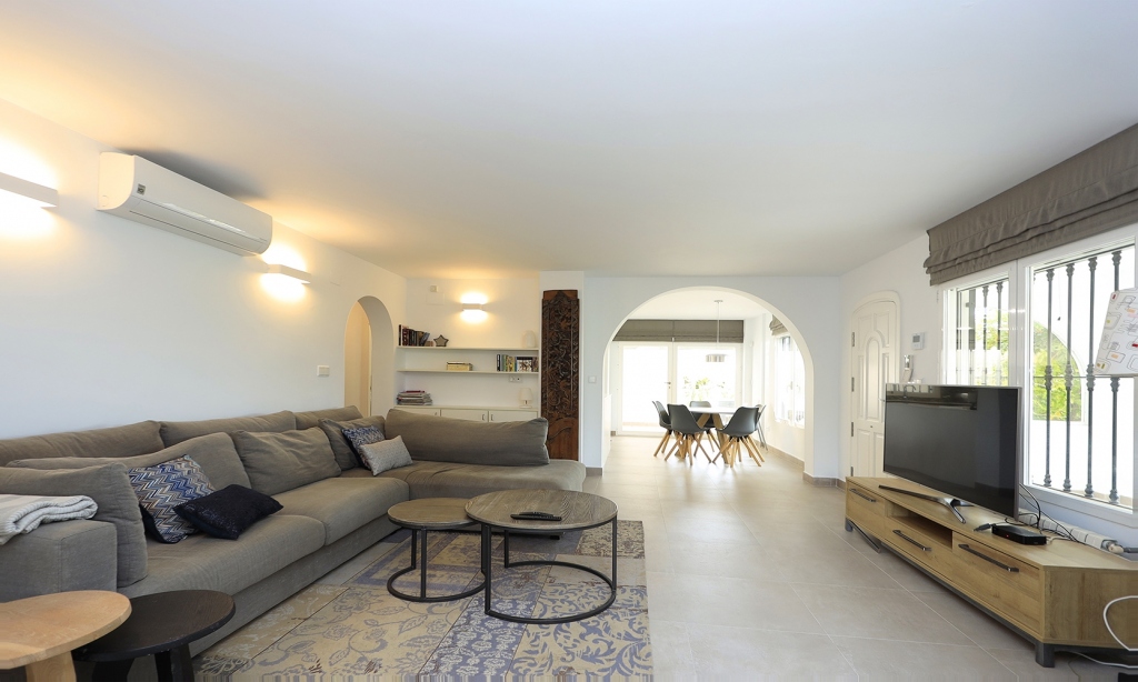 6 bed villa in Albir