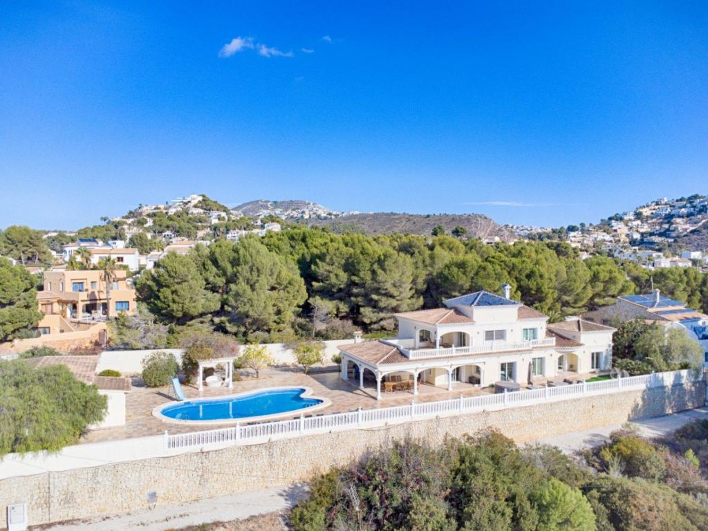 5 bed villas in Moraira