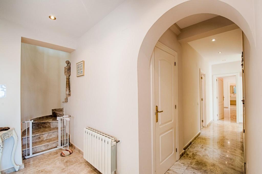 5 bed villas in Moraira