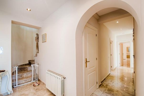 5 bed villas in Moraira