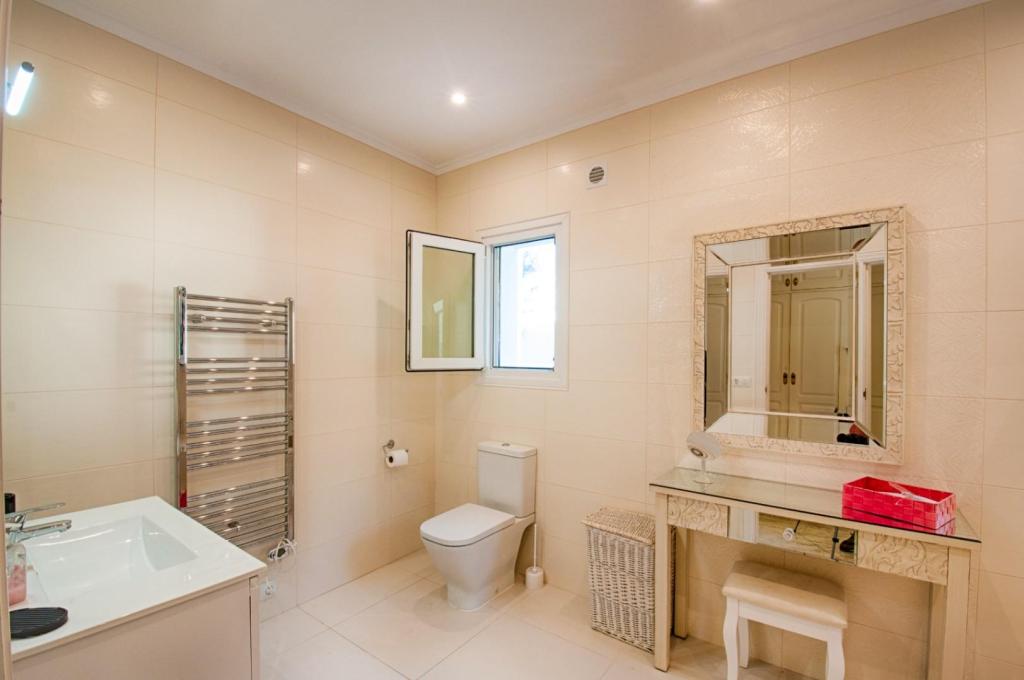 5 bed villas in Moraira