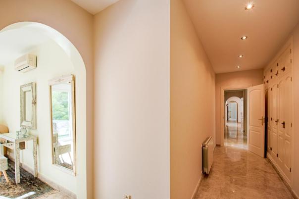 5 bed villas in Moraira