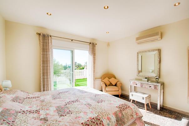 5 bed villas in Moraira