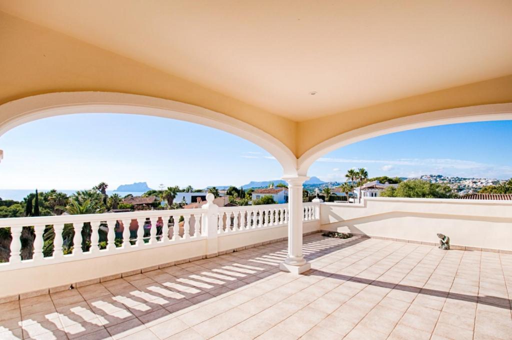 5 bed villas in Moraira