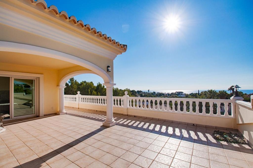 5 bed villas in Moraira