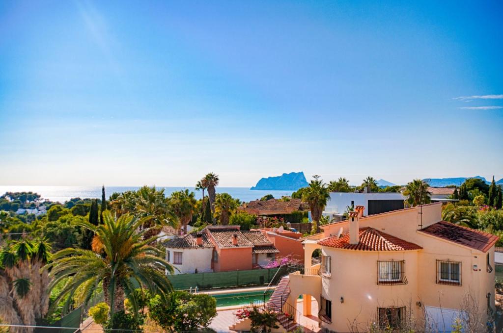5 bed villas in Moraira