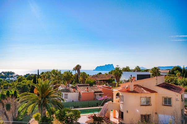 5 bed villas in Moraira