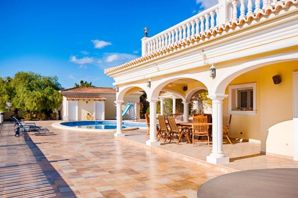 5 bed villas in Moraira