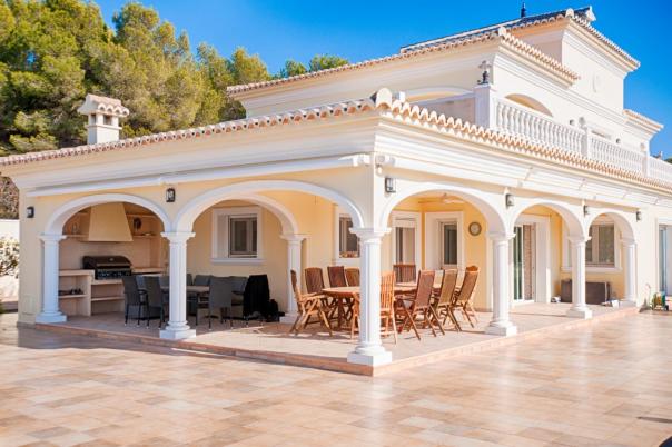 5 bed villas in Moraira