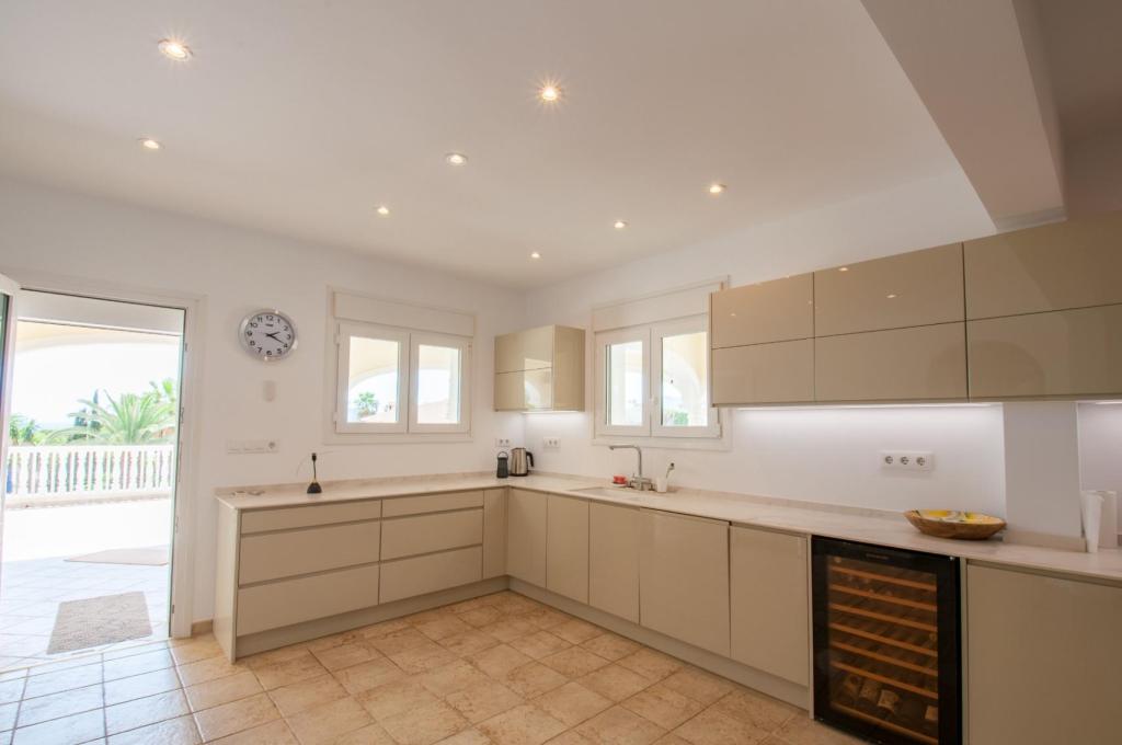 5 bed villas in Moraira