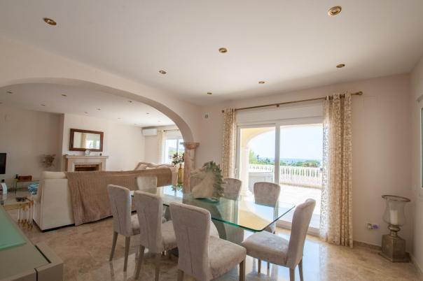 5 bed villas in Moraira