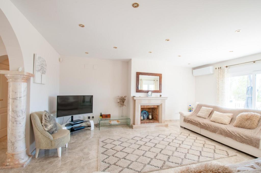 5 bed villas in Moraira